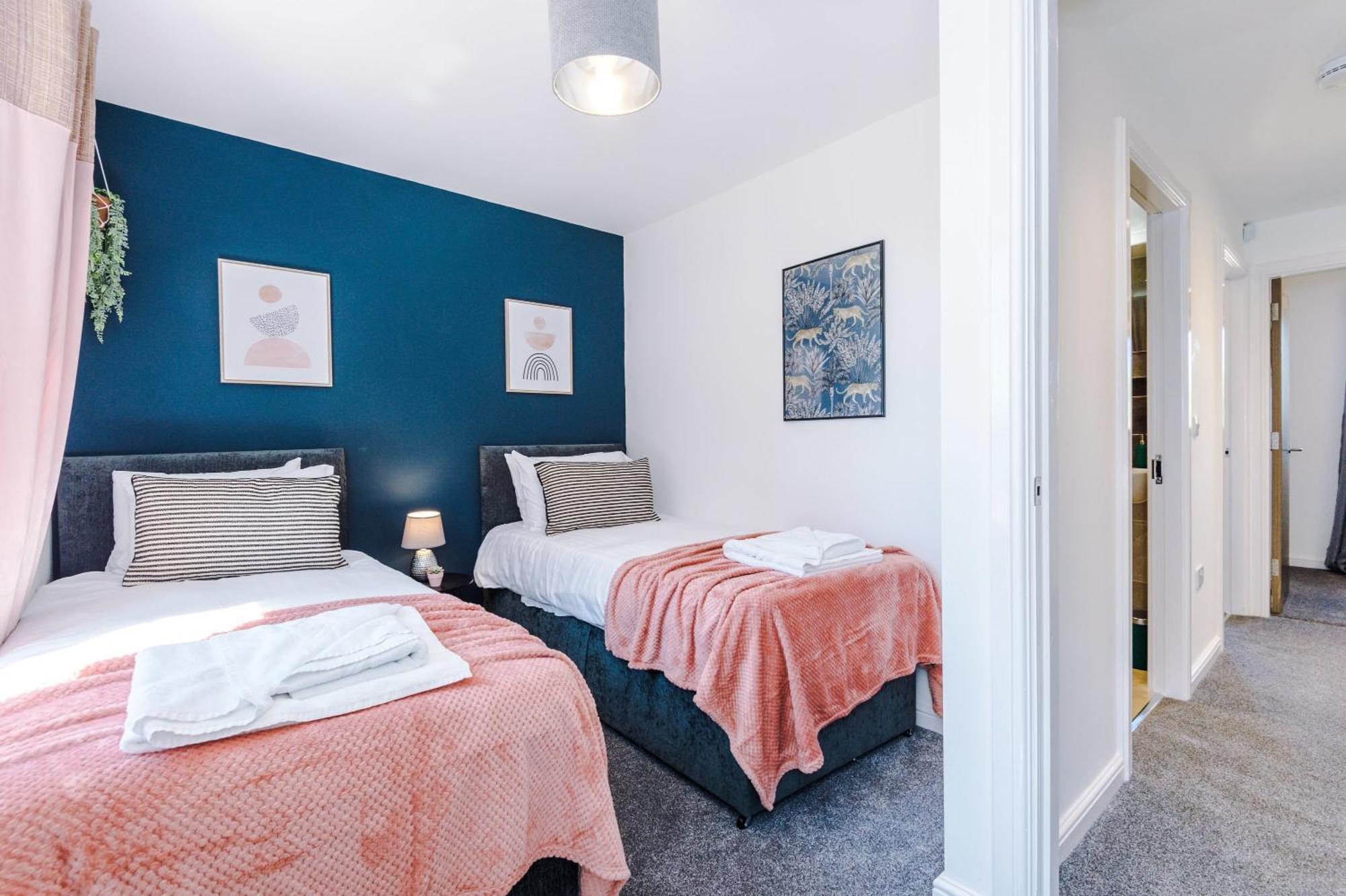 Villa Rest&Recharge At Waterway House à Manchester Extérieur photo
